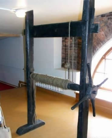 ���̱�̬ ͼ�ҹŴ���������Ů�˵Ĳп��̾ߣ�